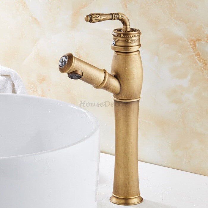 Modern bath shower mixer tap pull out spray detail view
