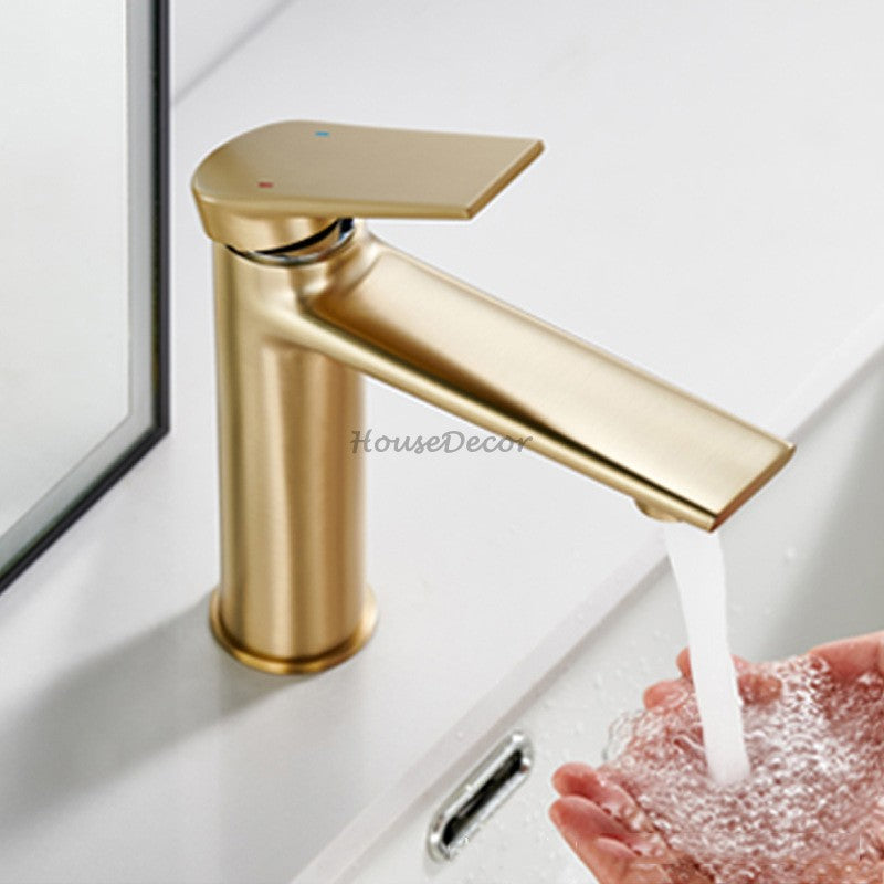 Brass bath shower mixer tap single lever control detail view